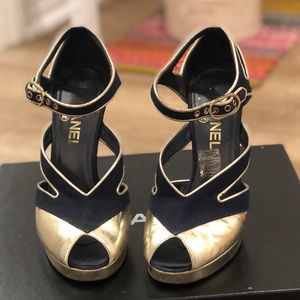 Chanel Pumps - Navy & Gold